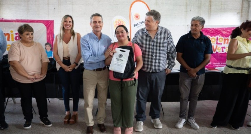 Entregaron los kits de útiles en 9 de Julio y 25 de Mayo