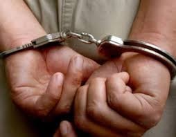 Violento asalto en Rawson: un joven y una menor detenidos tras un robo a punta de cuchillo