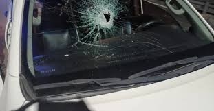 Emboscada y violencia en Caucete: atacaron a piedrazos a una familia que viajaba a la Difunta Correa.