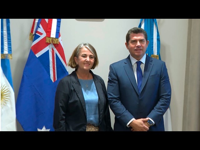 Orrego recibi&oacute; a la embajadora de Australia quien destac&oacute; el potencial de cooperaci&oacute;n minera