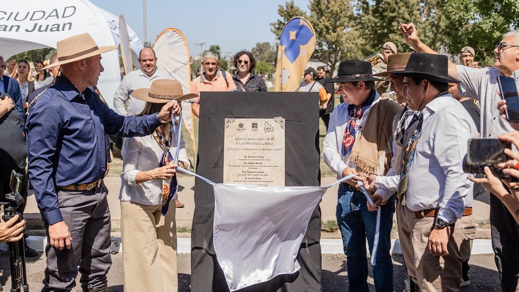 Orrego encabez&oacute; una nueva edici&oacute;n de la Cabalgata de la Fe a la Difunta Correa con jinetes de todo el pa&iacute;s y Chile