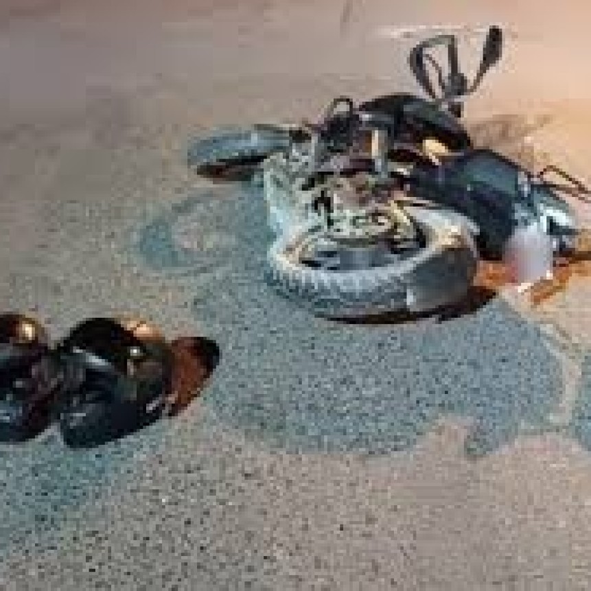 Duelo en Chimbas: un joven de 23 a&ntilde;os muri&oacute; en un fuerte choque de motos