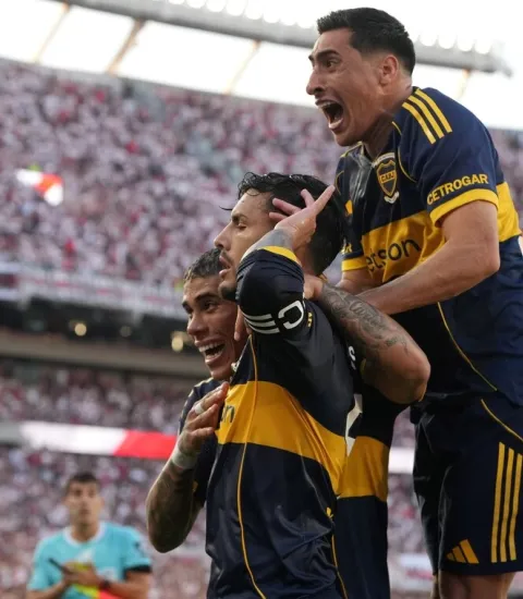 Boca golpe&oacute; en el cierre del primer tiempo y se qued&oacute; con el Supercl&aacute;sico en el Monumental