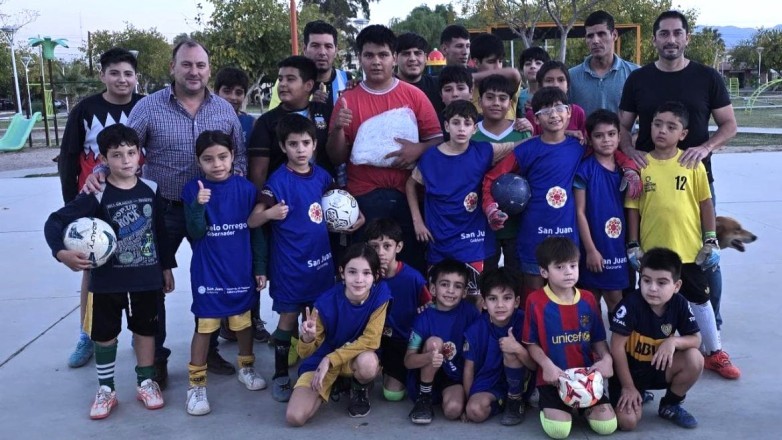 Deporte Social: clubes barriales de San Juan recibieron nuevos materiales deportivos