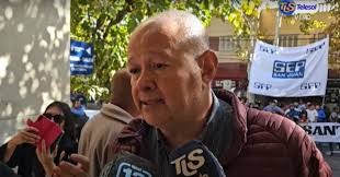 Cesan a trabajadores estatales y siguen los reclamos: nueva protesta frente a Tribunales