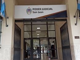 Esc&aacute;ndalo en el Poder Judicial: empleados detenidos por robar aires acondicionados en una camioneta oficial