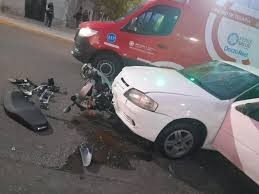Fuerte choque en Pocito: una pareja result&oacute; herida frente al Club Aberastain