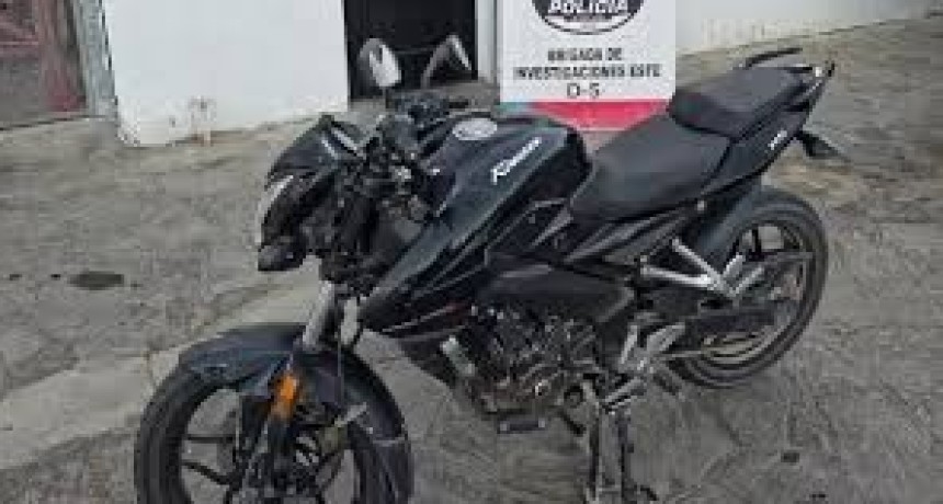 Espectacular persecuci&oacute;n en 25 de Mayo: la Polic&iacute;a recuper&oacute; una potente moto robada en Mendoza