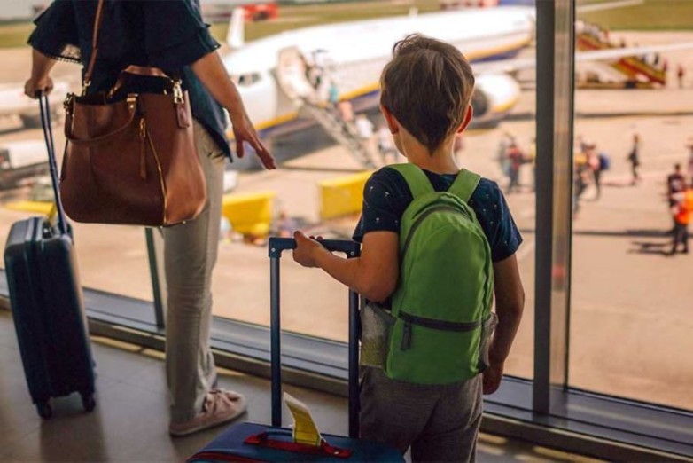 Nuevo trámite digital para viajes al exterior de menores: autorización rápida y segura