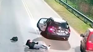 Una pasajera se arrojó de un Uber en movimiento tras sospechar del conductor: fue hospitalizada
