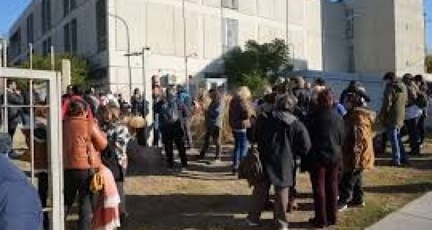 Amenaza de bomba en el Hospital Rawson: evacuaron todo y detuvieron a una bioquímica