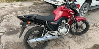 Persecuci&oacute;n en Chimbas: cay&oacute; un motociclista sospechoso y un familiar atac&oacute; a la Polic&iacute;a con un palo