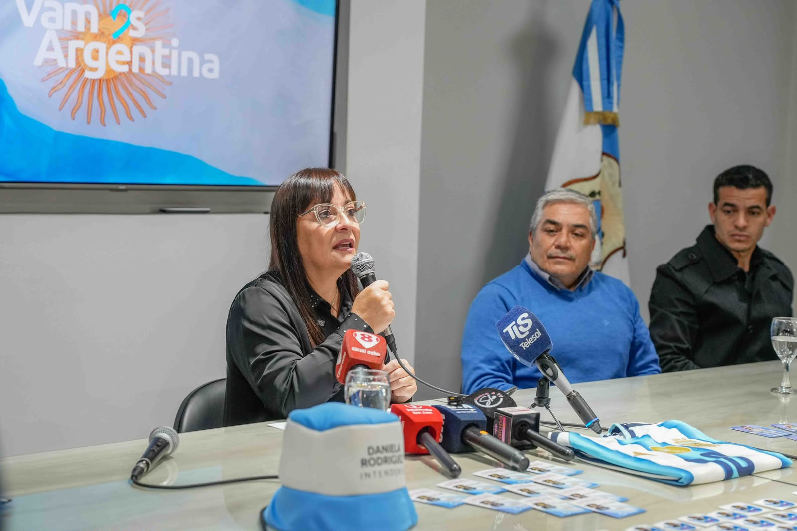 Chimbas late por Argentina: el Mundial se vive en el barrio con juegos, premios y apoyo al comercio local