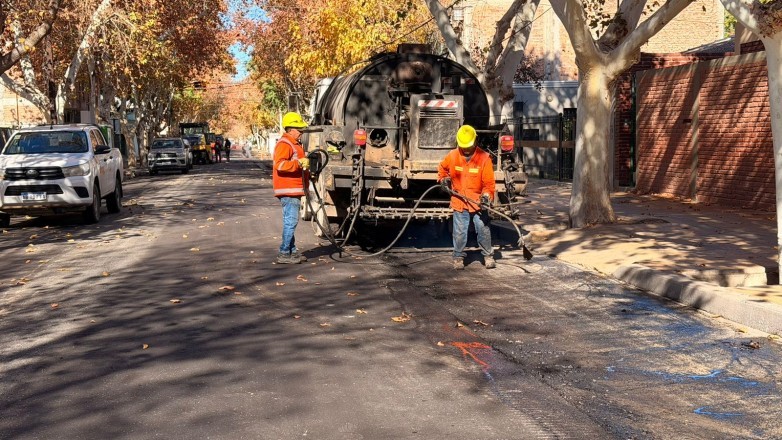 Arranc&oacute; la pavimentaci&oacute;n de calle Caseros y anunciaron cortes en m&aacute;s de 10 arterias clave
