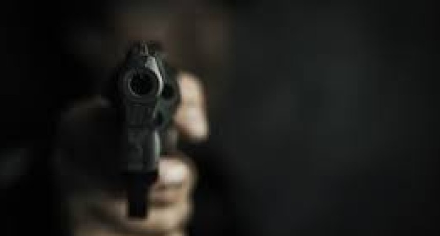 Terror en una plaza de Chimbas: Tres delincuentes armados emboscaron a dos j&oacute;venes en la madrugada