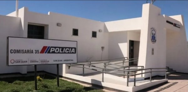Efectivos policiales rescataron a un hombre que intent&oacute; quitarse la vida en Rawson*  