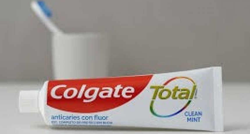 Alerta Sanitaria: ANMAT Prohíbe la Venta de la Crema Dental Colgate Total Clean Mint por Efectos Adversos