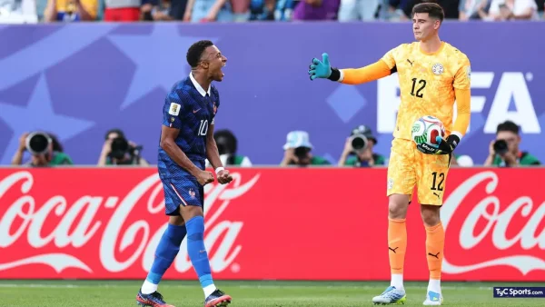 La brillante doble atajada de Orlando Gill a Kylian Mbapp&eacute; y el gesto antideportivo del franc&eacute;s con el arquero cuando termin&oacute; el partido