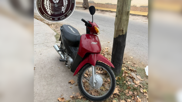 Detuvieron a un ladr&oacute;n tras robar una moto en Capital: vecinos lo atraparon