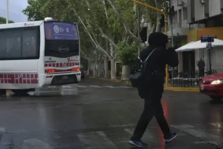 Este s&aacute;bado 18 de julio llega con lluvias aisladas, viento sur a San Juan.