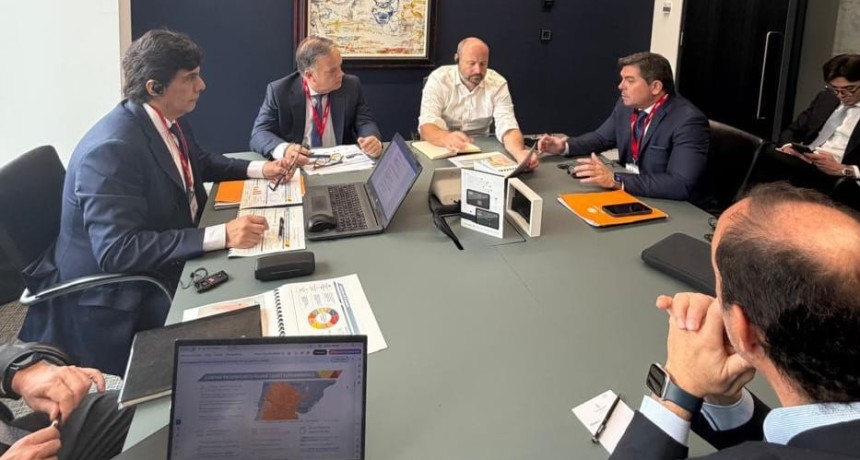 Orrego present&oacute; en Londres la emisi&oacute;n  de  bonos ante inversores internacionales de primer nivel
