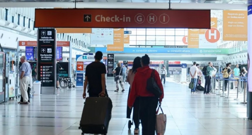 Alerta por viruela del mono: el Ministerio de Salud refuerzó los controles en aeropuertos