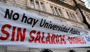 El Gobierno Nacional anunció un aumento del 7,5% y un bono de $25.000 para docentes universitarios