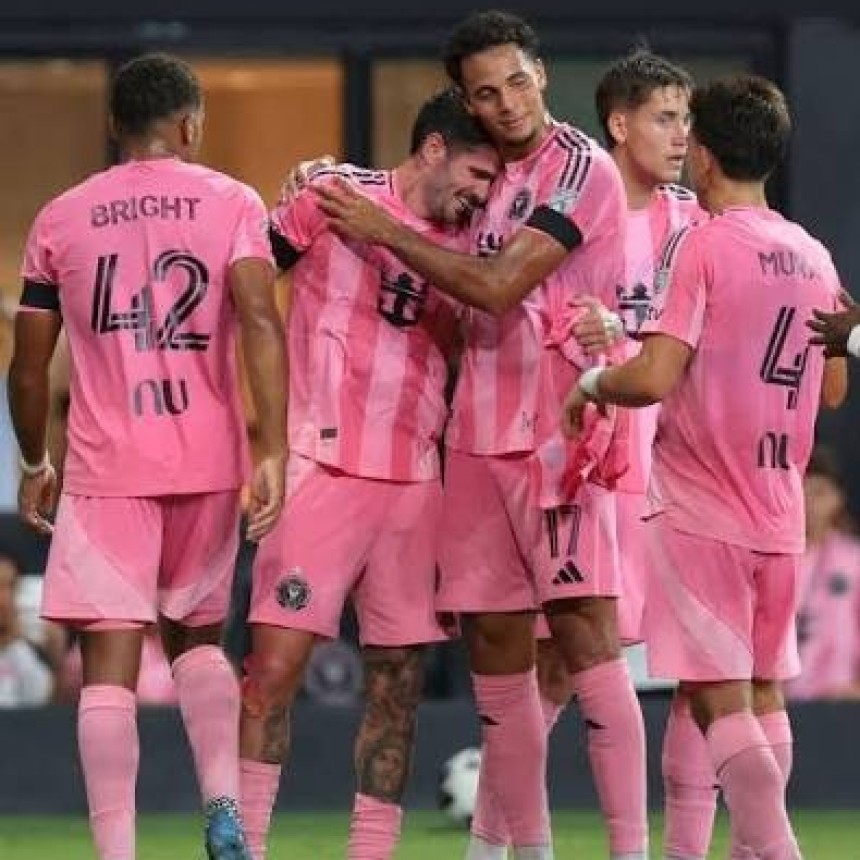 Emoción y homenaje: El conmovedor gesto de Rodrigo De Paul para Lionel Messi en medio del luto