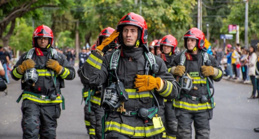 DEPARTAMENTO SEGURIDAD CUIDADANA - Rescataron a una familia de un incendio en Barrio Mercedario
