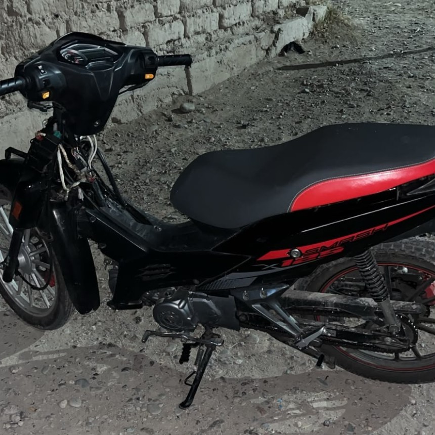 Capital: la Polic&iacute;a encontr&oacute; una moto Gilera abandonada de madrugada con los cables cortados