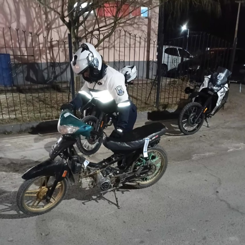 Circular en una moto con motor limado y sin papeles le cost&oacute; la detenci&oacute;n en 25 de Mayo