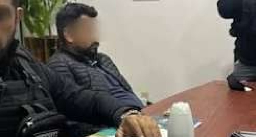 Detienen a un exmilitar que intent&oacute; huir con 700 mil d&oacute;lares en Bolivia