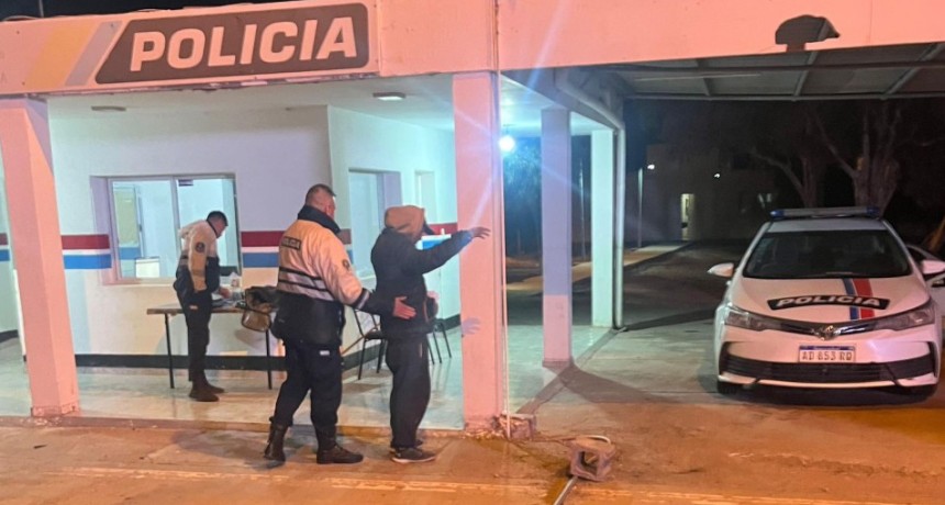  Lo detuvieron en el Control San Carlos: ten&iacute;a pedido de captura por robo en Jujuy
