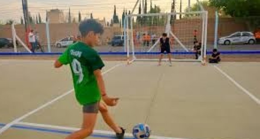 Un nuevo playón deportivo en el Barrios 19 de Abril y Natania VIII.