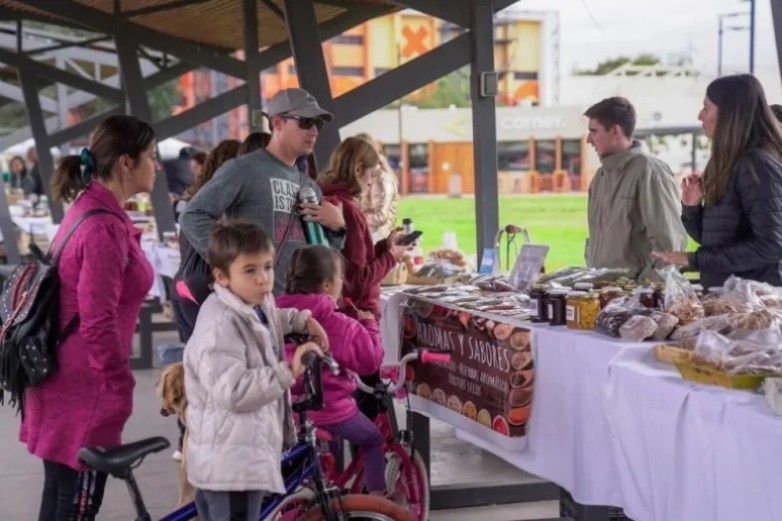 La Feria Agroproductiva se suma al Festival del Inmigrante con sabores locales