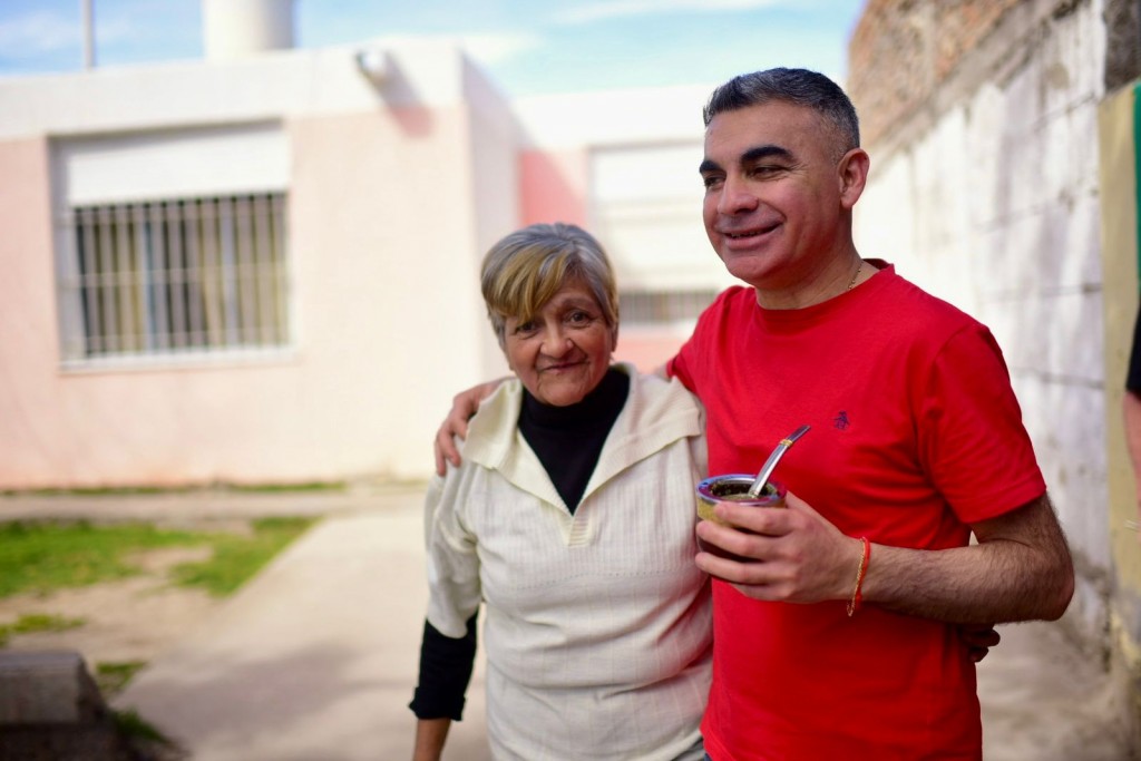Campaña en el Terreno: Fabián Gramajo Recorre Chimbas y Pide el Voto de Confianza Vecinal