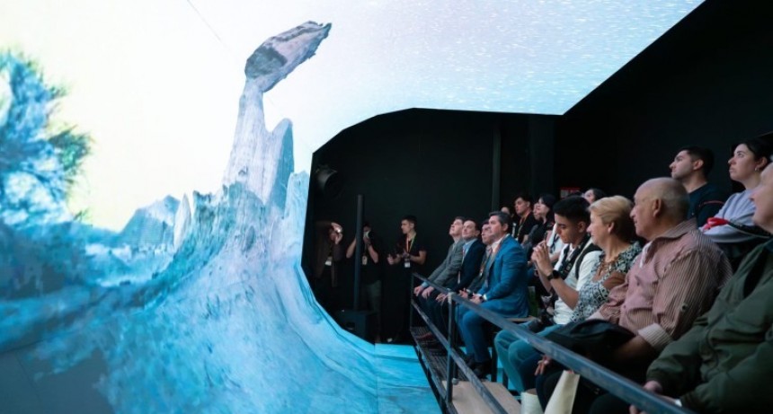 Viaje a las Estrellas! San Juan Cautiva en la FIT con una Cápsula Inmersiva Única