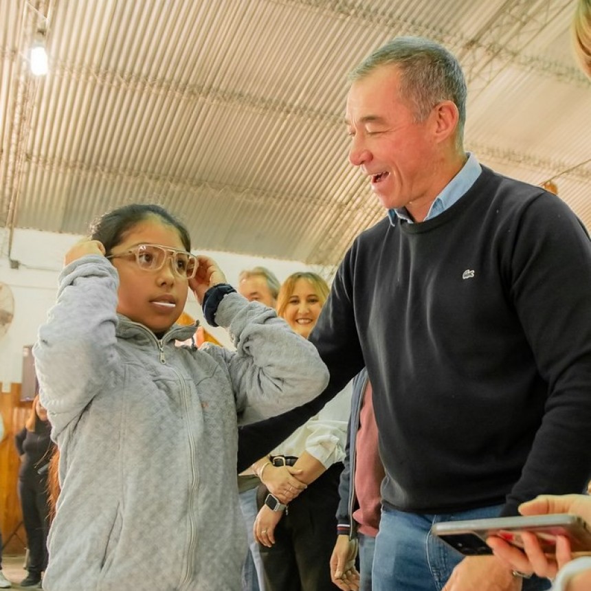 Desarrollo Humano  realizó una nueva entrega de anteojos