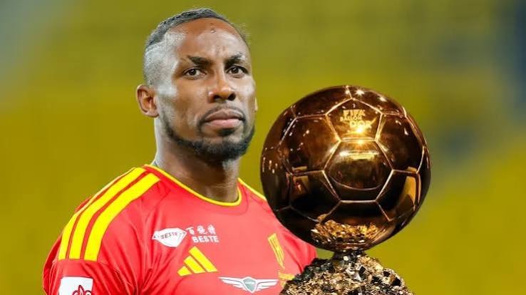 Juli&aacute;n Qui&ntilde;ones busca hacer historia: podr&iacute;a ser el sexto mexicano nominado al Bal&oacute;n de Oro  