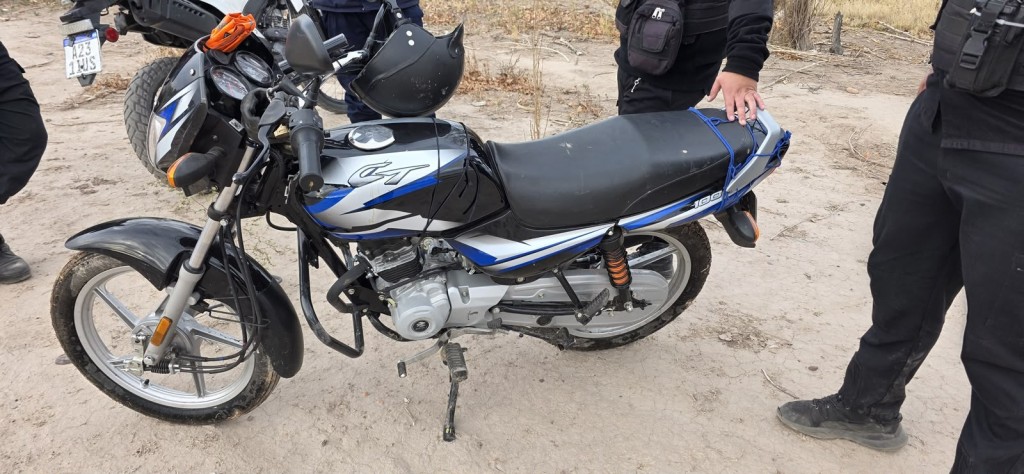 Chimbas: Se la robaron a punta de pistola en el Barrio Los Andes y la Polic&iacute;a la hall&oacute; escondida entre los matorrales de la Ruta 40