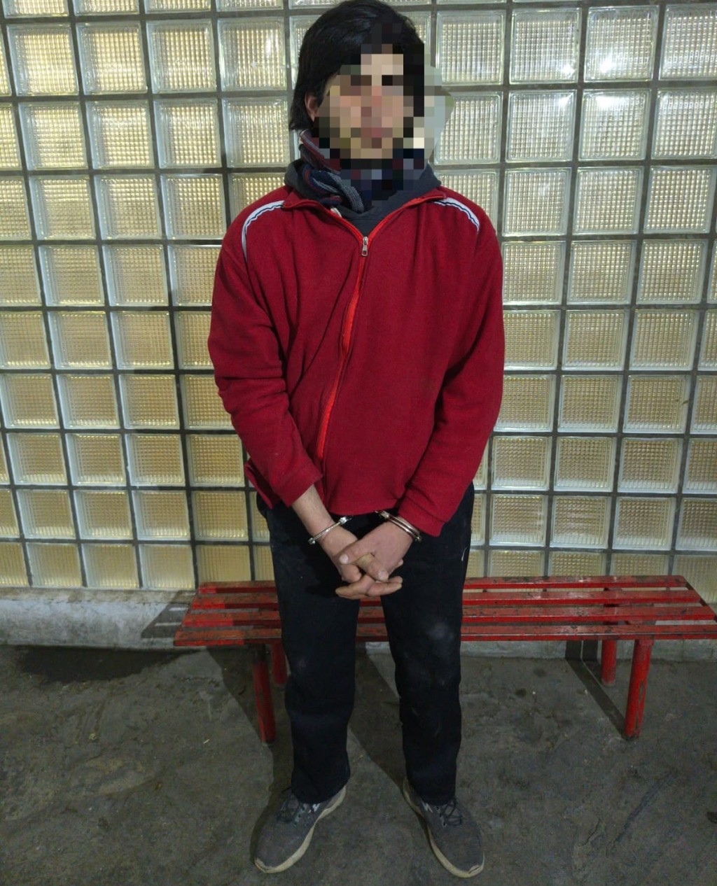Escap&oacute; en bicicleta con herramientas robadas, lo persiguieron y cay&oacute; en un barrio de Santa Luc&iacute;a