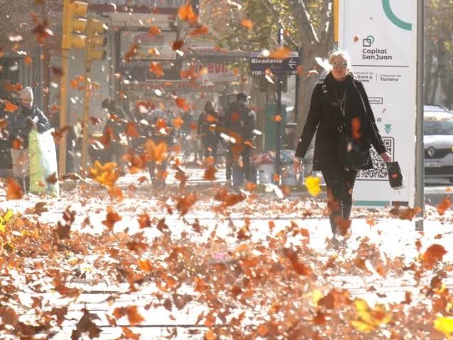 Alerta por Zonda en San Juan: calor de hasta 30&deg;C, r&aacute;fagas fuertes y nevadas intensas en alta monta&ntilde;a