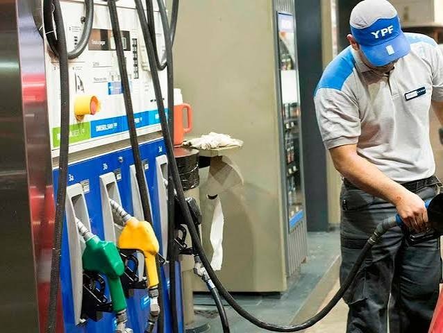 YPF aumenta el precio de los combustibles a partir de este s&aacute;bado: de cu&aacute;nto es la suba