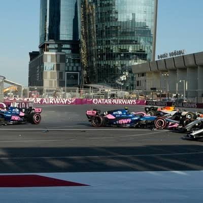F1: Colapinto choc&oacute; en Azerbaiy&aacute;n y asumi&oacute; el error