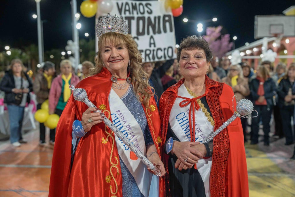 Chimbas coron&oacute; a Antonia Aguilera como Reina del Adulto Mayor 2026