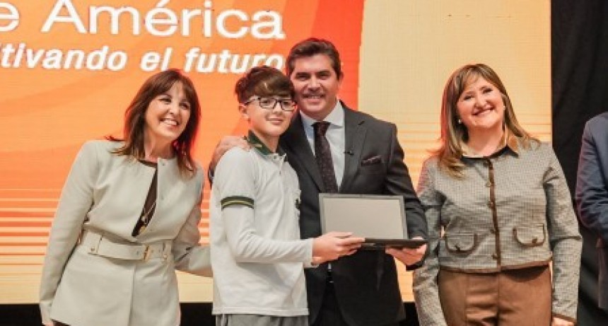 Viviendas, netbooks y obras viales: el Gobierno provincial concretó entregas claves en Jáchal y Rawson