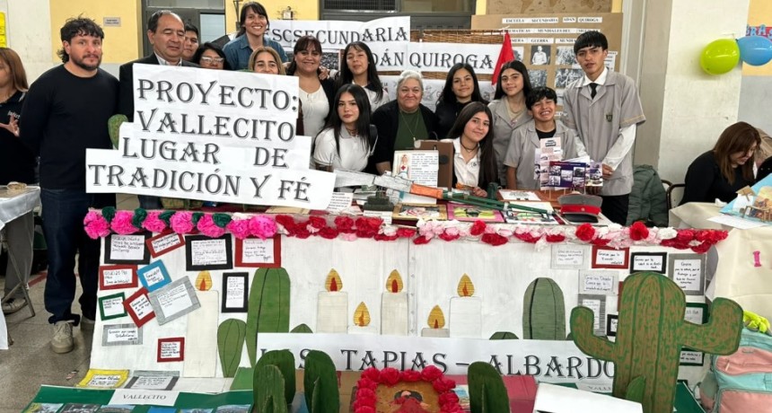 ORGULLO DE ALBARD&Oacute;N:  LA ESCUELA  AD&Aacute;N QUIROGA DE LAS TAPIAS BRILL&Oacute; EN LA SEMANA DE LA SECUNDARIA
