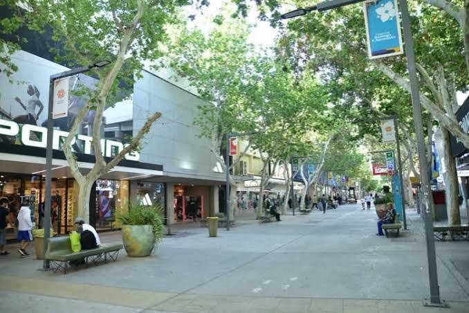 Feriado del 12 de octubre: c&oacute;mo funcionar&aacute;n los comercios, los bancos y la administraci&oacute;n p&uacute;blica