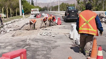 Avanza la reparaci&oacute;n de la Avenida Costanera en Chimbas