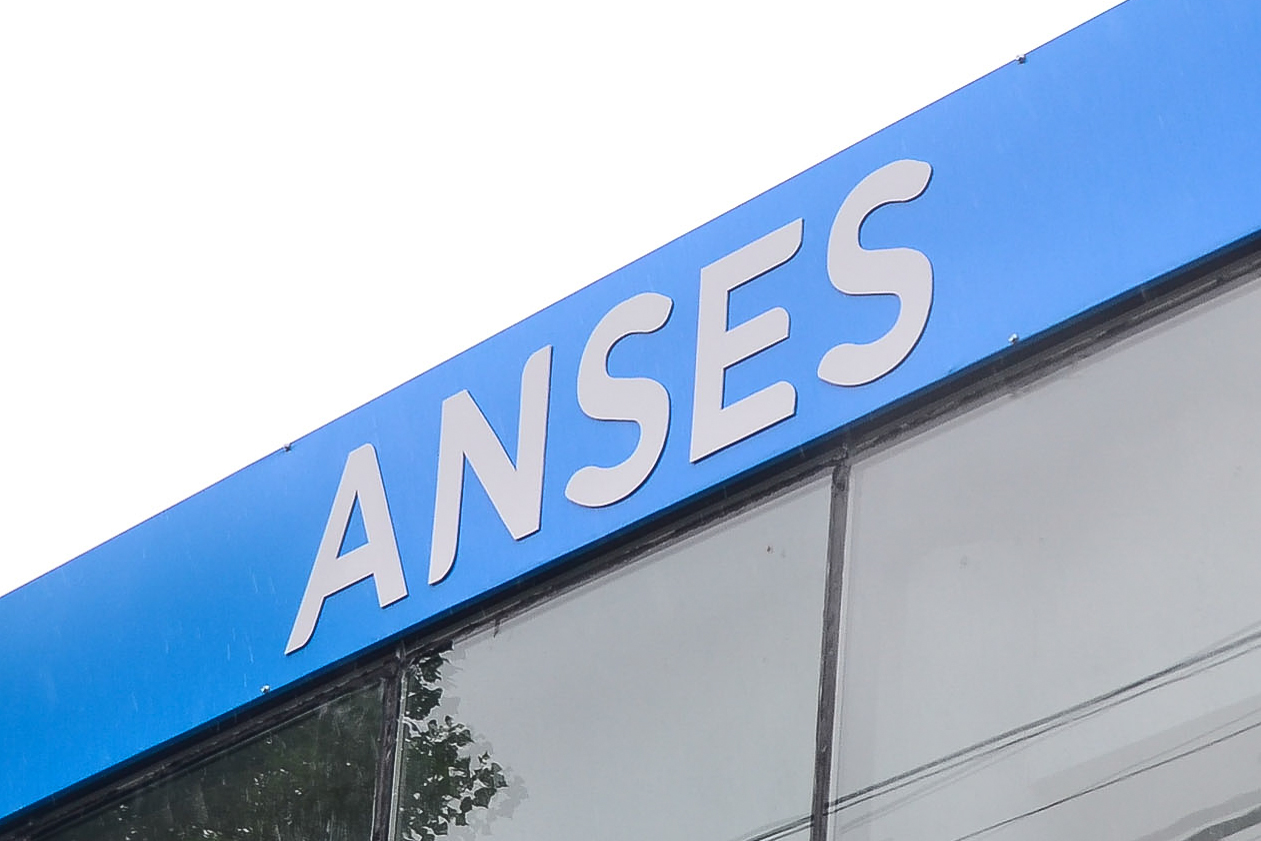 ANSES: qui&eacute;nes cobran este jueves 29 de octubre y cu&aacute;les son los plazos clave para asignaciones